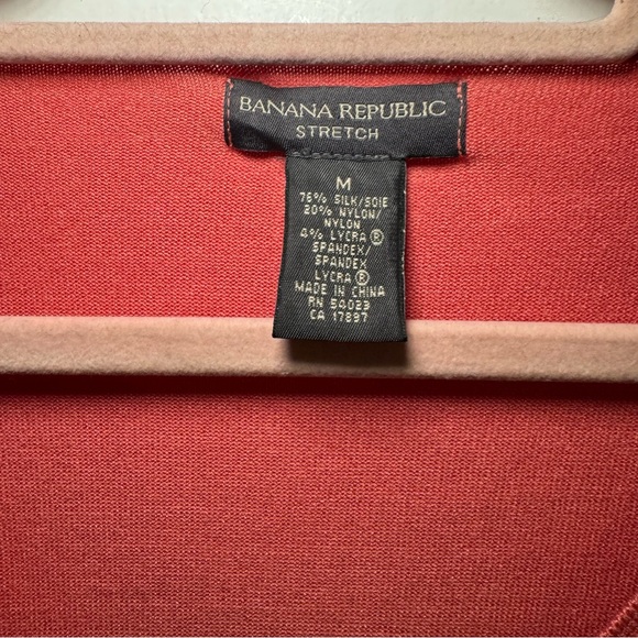 Banana Republic Sweater Womens Size M Pink Silk Blend V-neck Preppy Casual - Picture 6 of 15